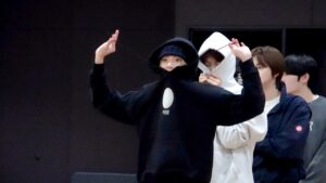  'FREAK ALARM' Dance Practice Behind the Scenesのサムネイル